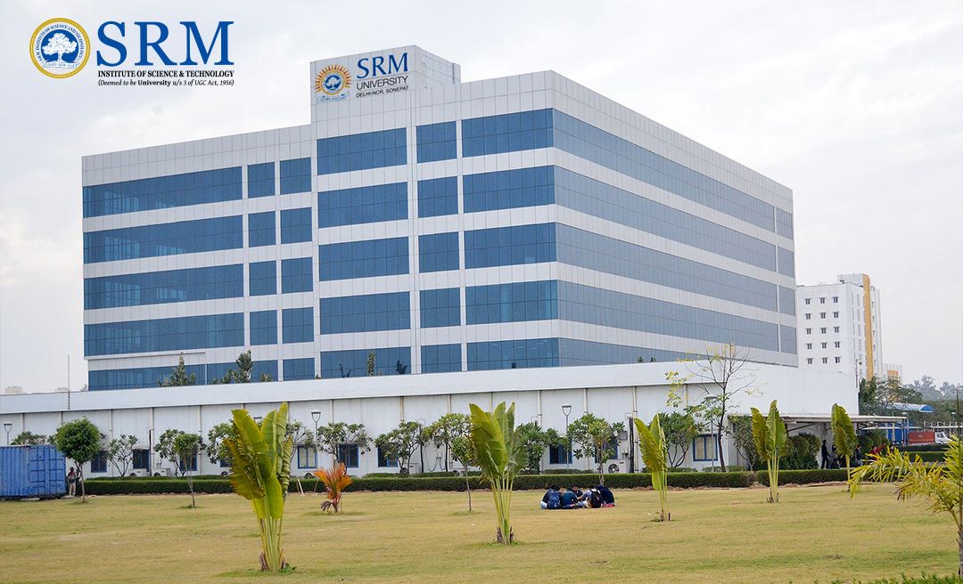 How does SRM University help students with career planning and job searches?