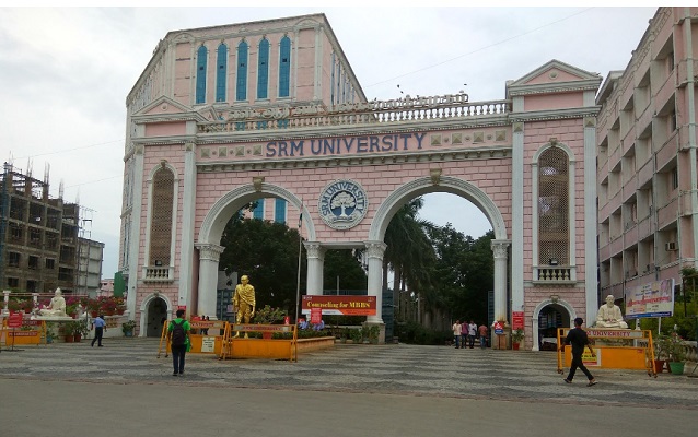 How does SRM University foster a strong sense of community among its students